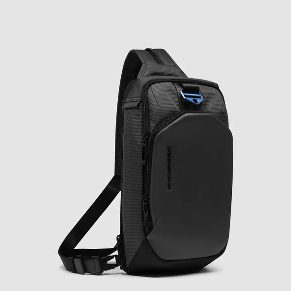 Zaino monospalla uomo in tessuto riciclato e materiale bio-based - PQ Earth - Piquadro