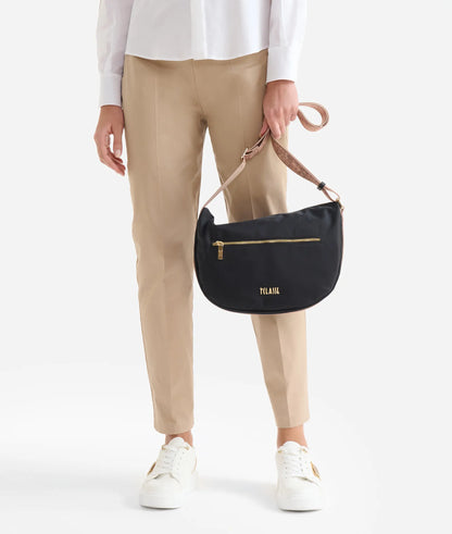 Tracolla a mezzaluna grande in nylon riciclato - Stormy Nylon - Alviero Martini Prima Classe